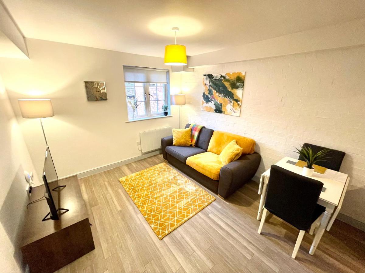 Bright & Cosy One Bedroom Apartment - 2 Beds - Perfect Base In Bishop'S Stortford Exterior photo