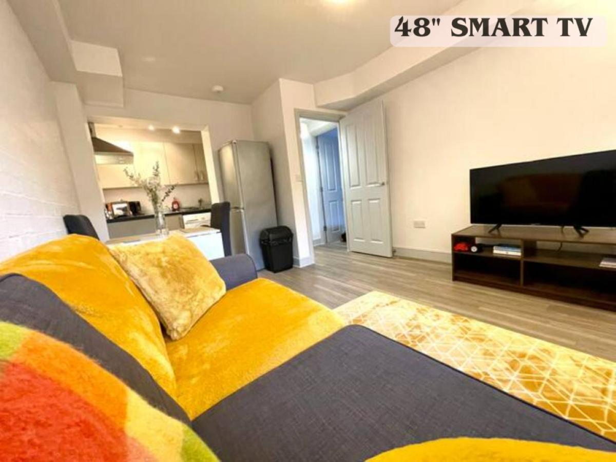 Bright & Cosy One Bedroom Apartment - 2 Beds - Perfect Base In Bishop'S Stortford Exterior photo